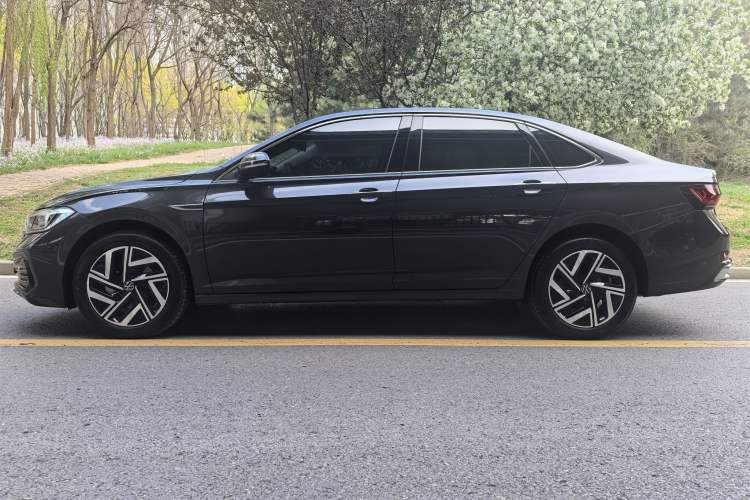 Used Volkswagen Sagitar 2025 300TSI DSG Excellence Edition Exterior 6