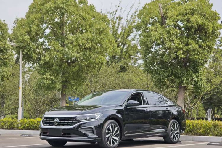Used Volkswagen Passat 2024 380TSI Dragon Edition Guazi used car, China used car export, Used car for sale, Used  cars, Cheapest cars for sale
