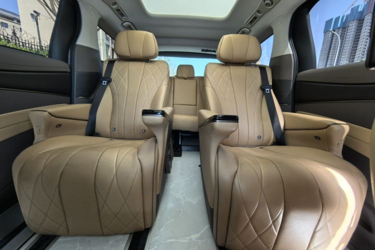 Used Denza D9 2022 DM-i 970 Four-Wheel Drive Prestige Model