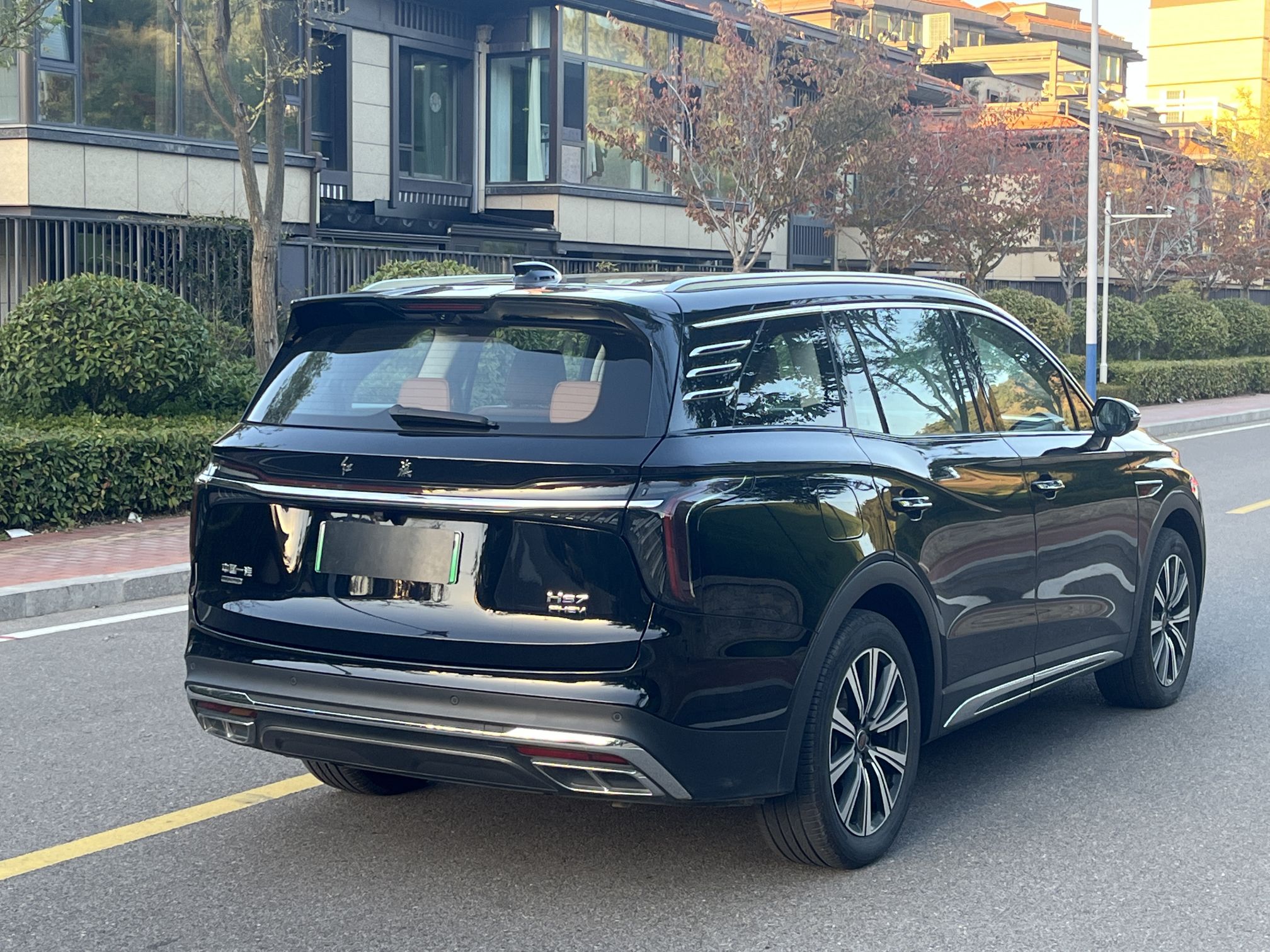 Hongqi HS7 PHEV 2025 Model 2.0T PHEV Four-Wheel Drive 2 Million Units Commemorative Edition 6-Seater — снимка 14