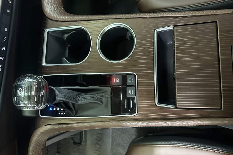 Used Toyota SIENNA 2023 2.5L Hybrid Comfort Edition