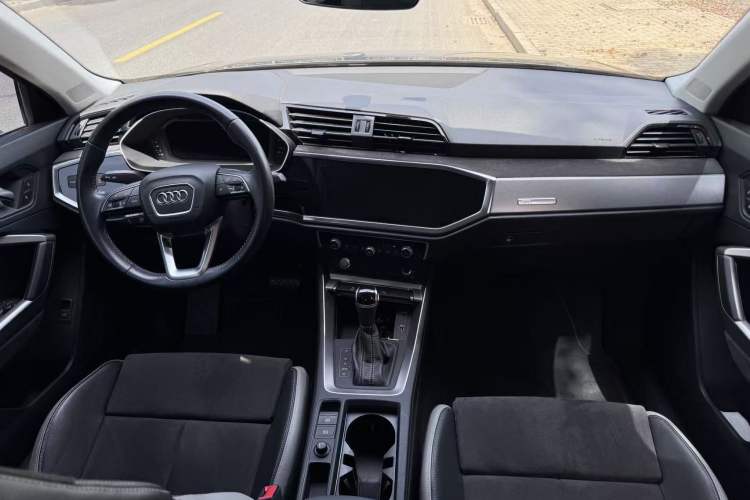 Used Audi Q3 2019 35 TFSI Advanced Dynamic Edition
