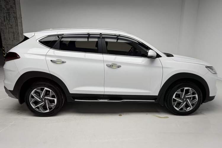 Used Hyundai Tucson 2019 280TGDi Dual-Clutch Two-Wheel Drive Smart Connect Version China VI
