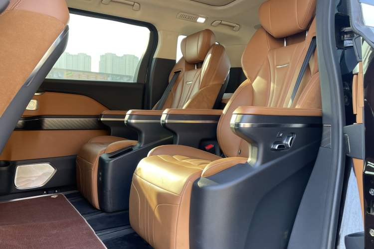 Used Hongqi HQ9 2023 2.0T Smart Connect Flagship Edition
