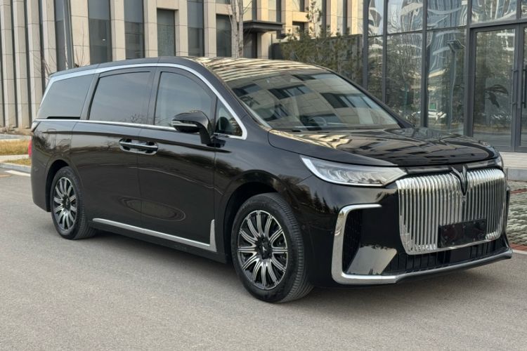 Used VOYAH Dream 2025 EV Four-Wheel Drive Prestige Kunpeng Edition