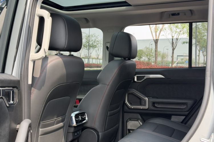 Used JETOUR Traveler 2023 2.0T All-Wheel-Drive CrossPRO Interior 3