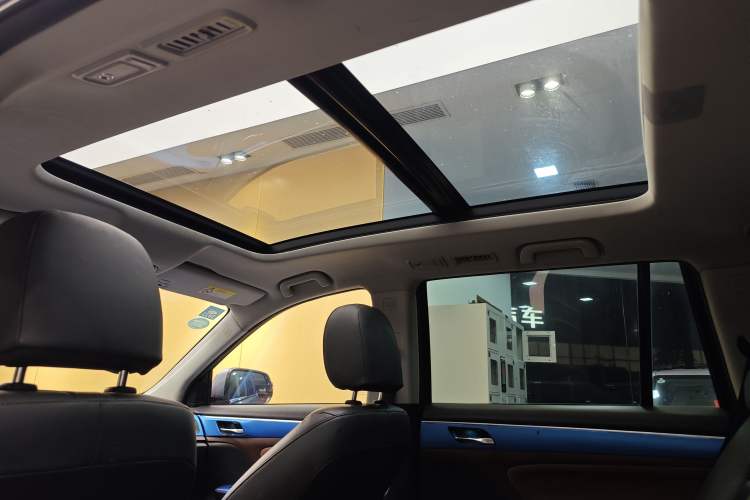 Used GAC Trumpchi GS8 2017 320T Two-Wheel Drive Luxury Smart Connectivity Version (7 Seats)