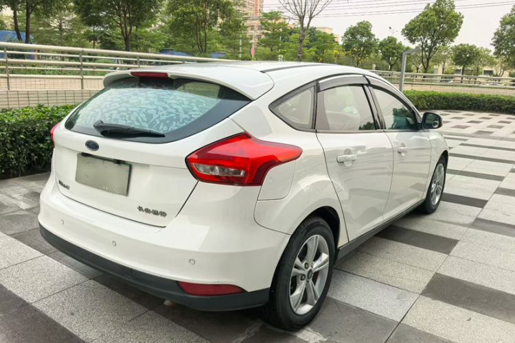 Used Ford Focus 2015 Hatchback 1.6L Automatic Comfort Model Exterior 5