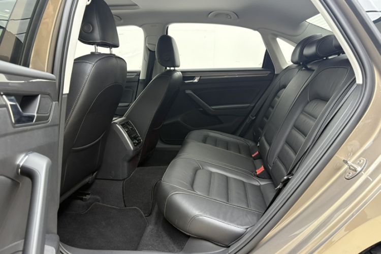 Used Volkswagen Passat 2017 330TSI DSG Luxury Edition Interior 7