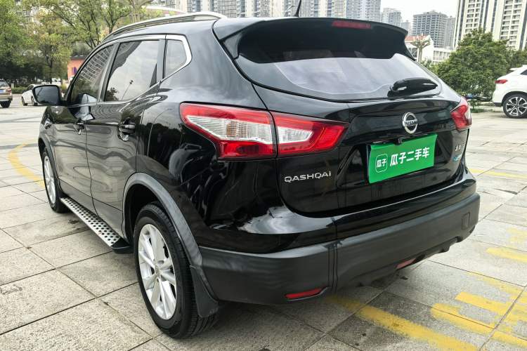 Used Nissan Qashqai 2016 2.0L CVT Elite Edition Exterior 3