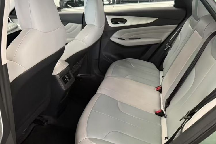 Used Venucia V DD-i 2023 110 km iE Version