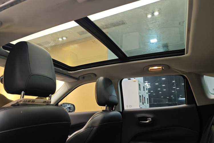 Used Jeep Compass 2017 200T Automatic Family Edition
