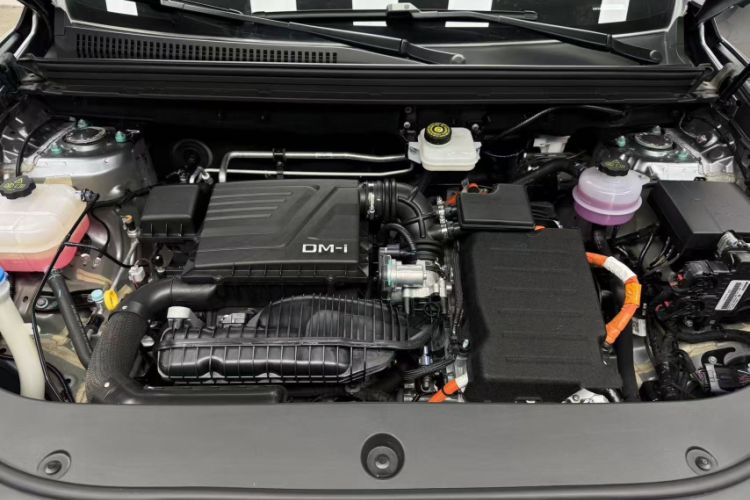 Used BYD Song Pro New Energy 2024 HONOR Edition DM-i 71KM Navigation Model Interior 4