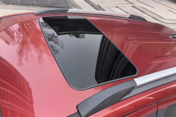 Used Chevrolet Trax 2014 1.4T Automatic Two-Wheel Drive Luxury Model Exterior 5