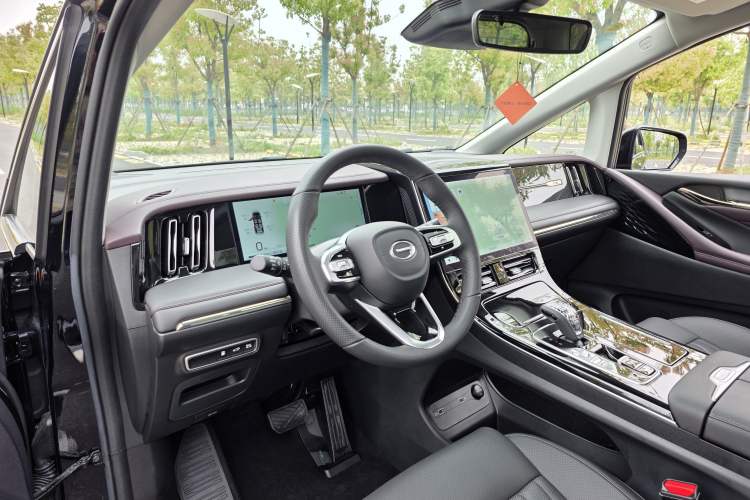 Used GAC Trumpchi M8 2024 Master Series Super Hybrid Edition Interior 5