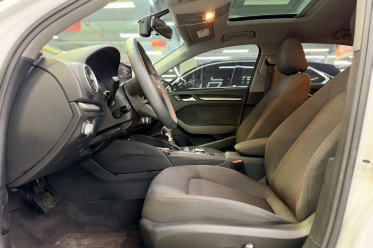 Used Audi A3 2020 Restyled Limousine 35 TFSI Ambition Version China VI Interior 5