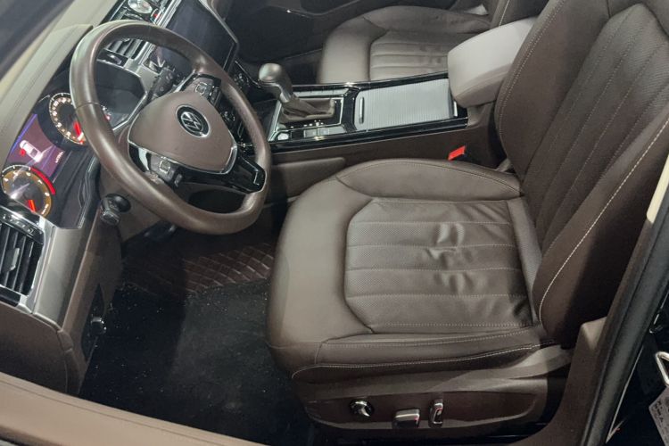 Used Volkswagen Phideon 2021 380TSI Luxury Edition Left Front Seat