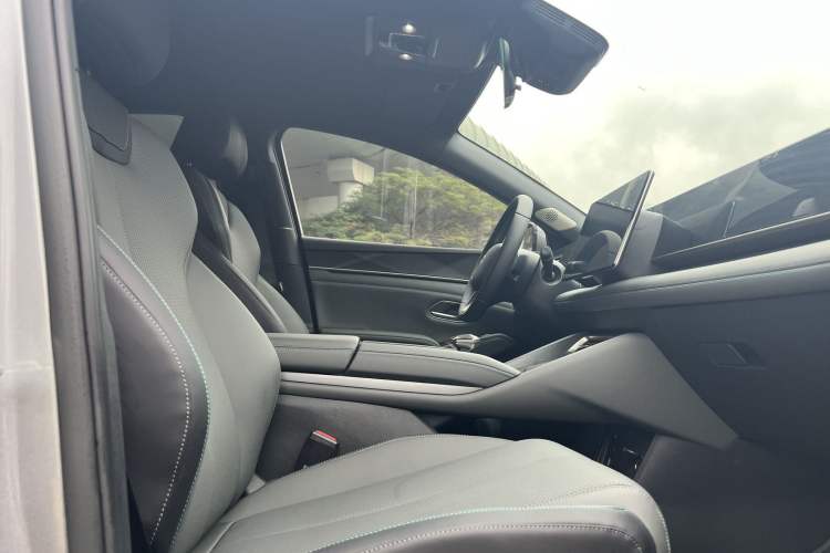 Used BYD Qin L 2024 DM-i 80KM Beyond Model