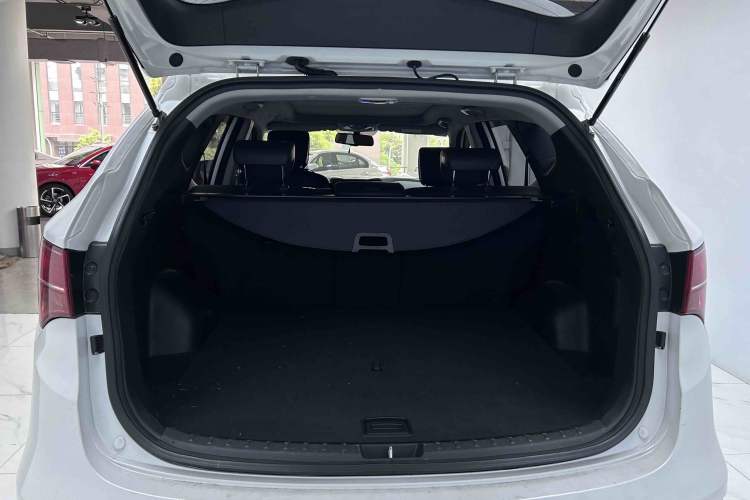 Used Hyundai Santa Fe 2013 2.4L Automatic Two-Wheel Drive Smart Version
