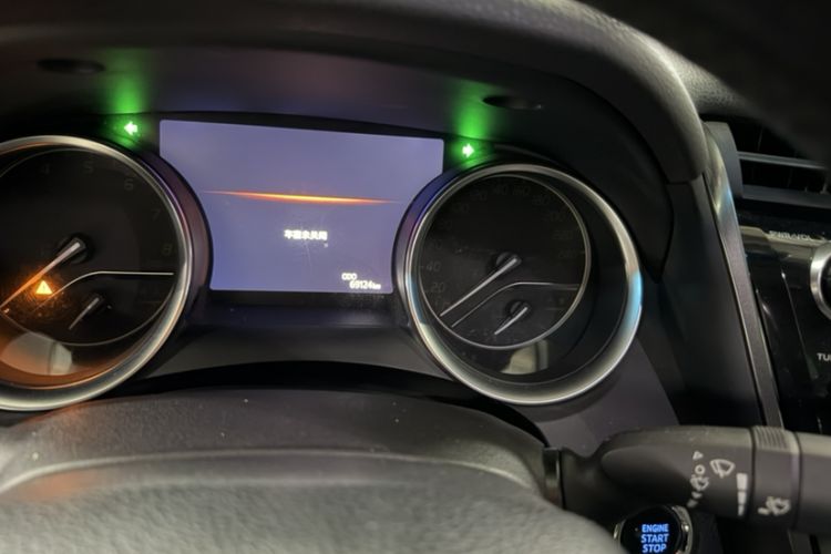 Used Toyota Camry 2019 2.5G Luxury Edition China VI Standard Odometer Close Up