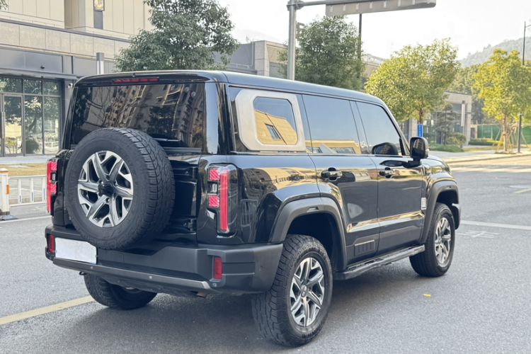 Used BAIC Off-Road BJ40 2024 2.0T All-New Urban Hunter Edition Chivalrous Style