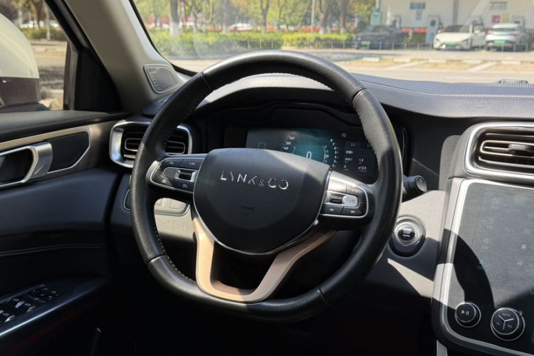 Used Lynk & Co 01 2017 2.0T Two-Wheel Drive Pro Edition
