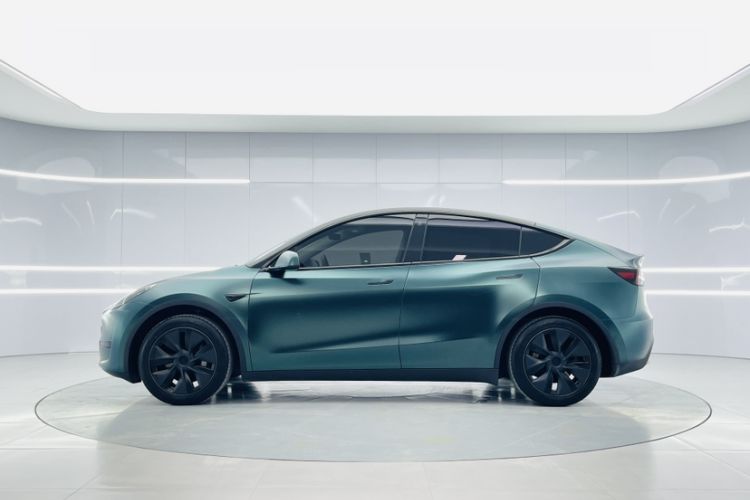 Used Tesla Model Y 2023 Rear-Wheel-Drive Version
