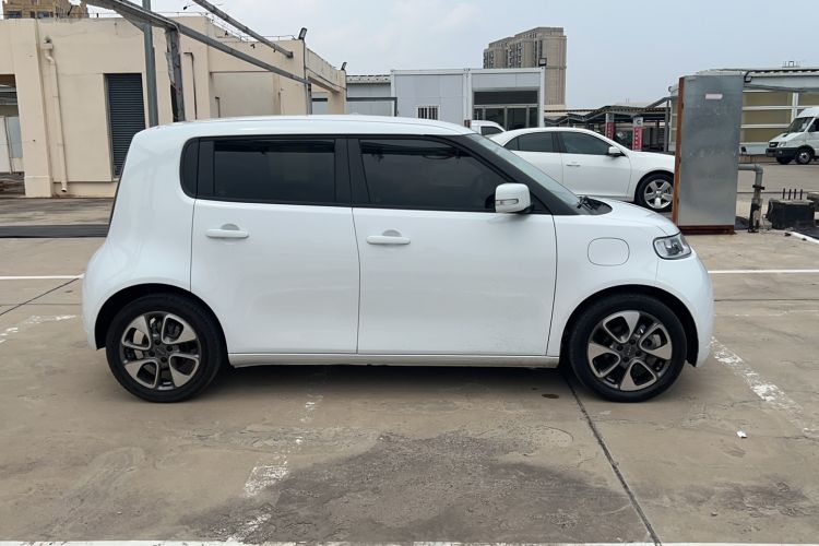 Used ORA White Cat 2022 Upgraded Model 305km Range Luxury Version Lithium-Ion Battery