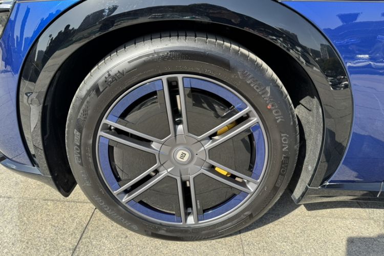 Used Xiaomi Auto YU7 2025 Ultra-Long Range High-Performance All-Wheel-Drive Max Edition