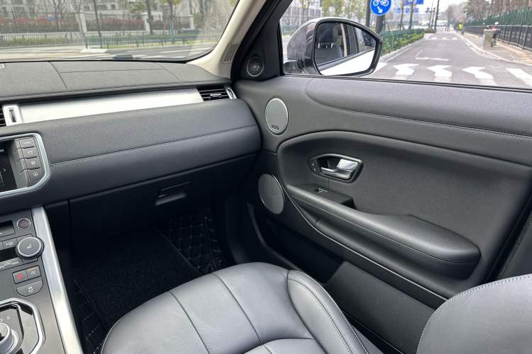 Used Land Rover Range Rover Evoque 2016 2.0T SE Smart Glow Edition