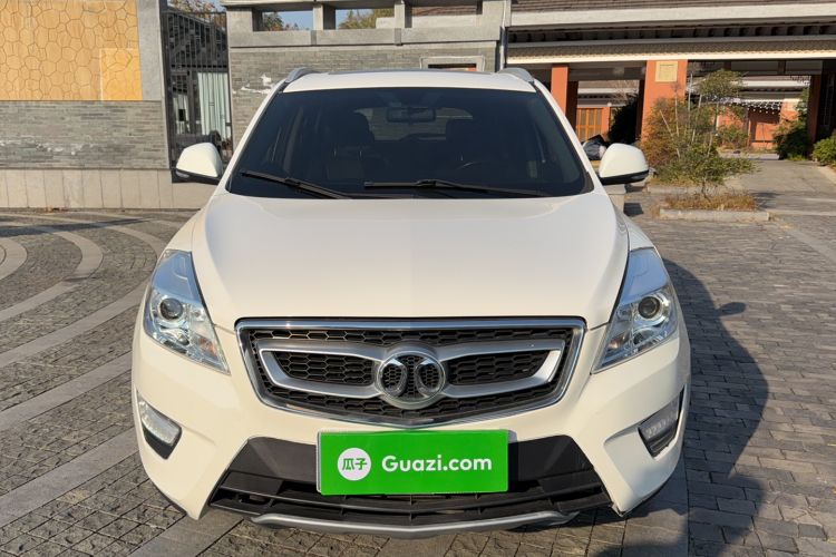 Used BAIC Senova X65 2015 2.0T Automatic Elite Model
