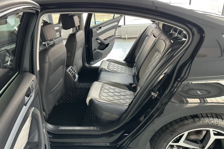 Used Volkswagen Magotan 2023 2 Million Units Commemorative Edition 330TSI DSG Luxury Version Interior 4