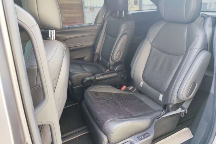 Used Toyota SIENNA 2021 2.5L Hybrid Premium Edition