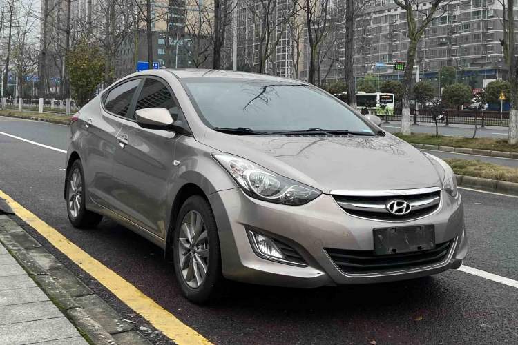 Used Hyundai Elantra (5th Generation / Langdong) 2015 1.6L Automatic Fashion Model Exterior 4