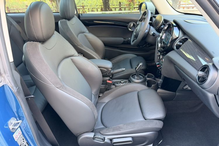 Used MINI 2022 1.5T COOPER Artist