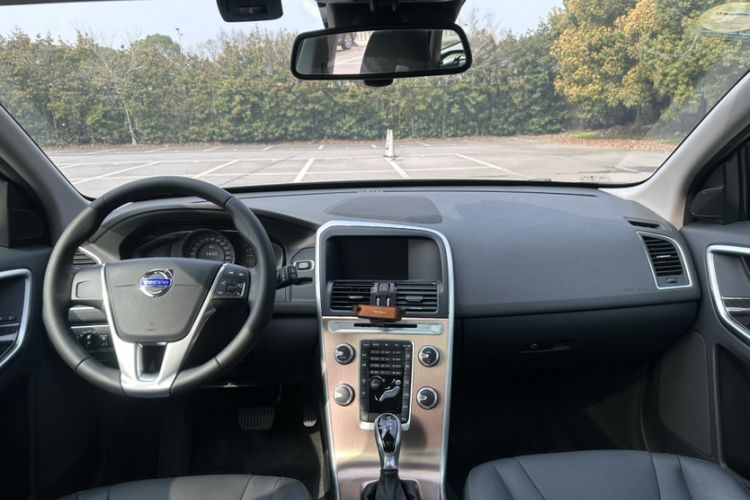 Used Volvo XC60 2017 T5 Smart Upgrade Edition