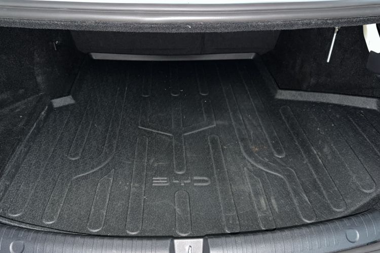 Used BYD Seal 06 New Energy 2025 DM-i Smart Drive 80KM Luxury Model Interior 5