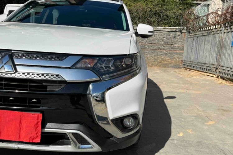 Used Mitsubishi Outlander 2020 2.4L 4x4 Zhi Xiang Edition 5 Seats Exterior 10