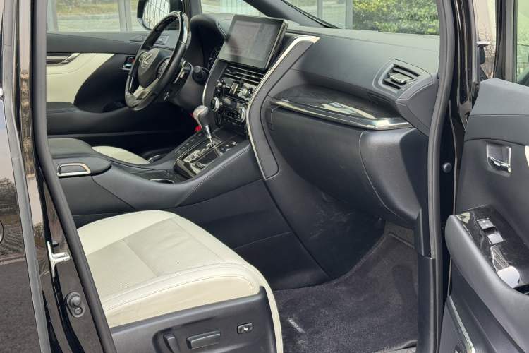 Used Lexus LM 2020 300h Seven-Seat Elegant Edition