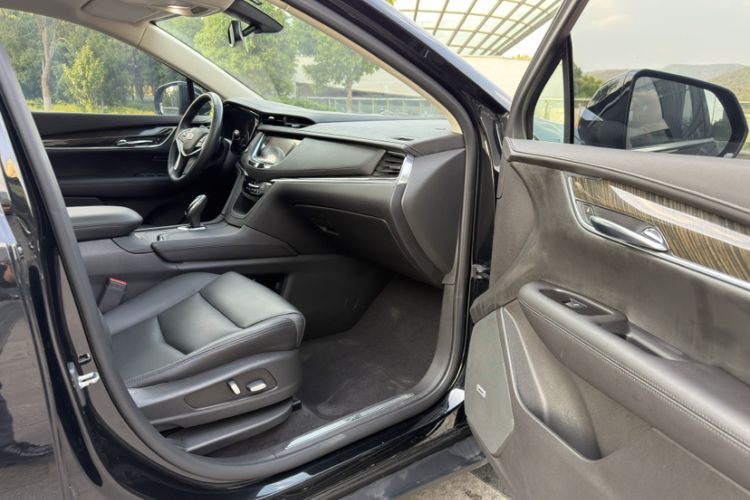 Used Cadillac XT5 2018 25T Luxury Model
