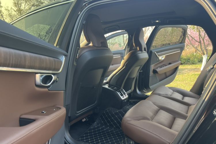 Used Volvo S90 2023 B5 Zhiyuan Luxury Edition