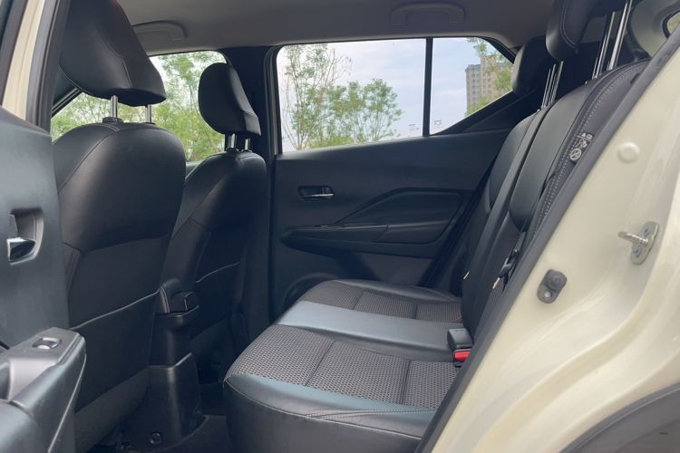 Used Nissan Kicks 2018 1.5L CVT Smart Connect Luxury Edition
