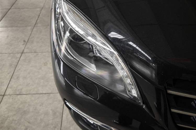 Used Mercedes-Benz M-Class 2014 ML 400 4MATIC Luxury Model Exterior 3