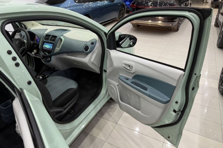 Used CHANGAN OSHAN Benni E-Star 2021 National Edition Colorful Version Lithium Iron Phosphate (31.18 kWh) Interior 3