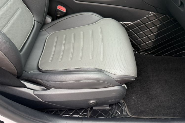 Used Mercedes-Benz C-Class 2023 C 200 L Sport Edition Interior 11