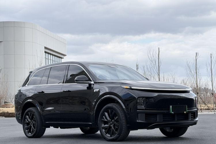 Used Li Auto L8 2023 Pro Model Exterior 4