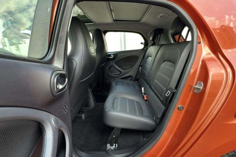 Used smart forfour 2016 0.9T 66 kW Pioneer Edition