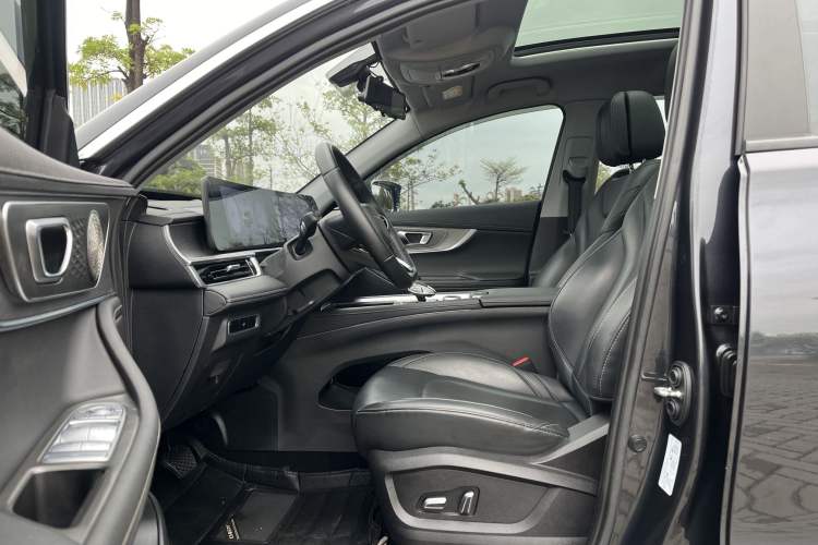 Used Chery Tiggo 8 PLUS 2024 Champion Edition 290TGDI DCT Passionate Version 7 Seats