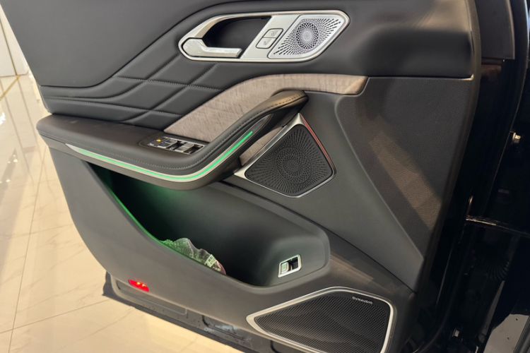 Used Hongqi HS7 2023 2.0T Automatic All-Wheel Drive Flagship Edition Six Seats