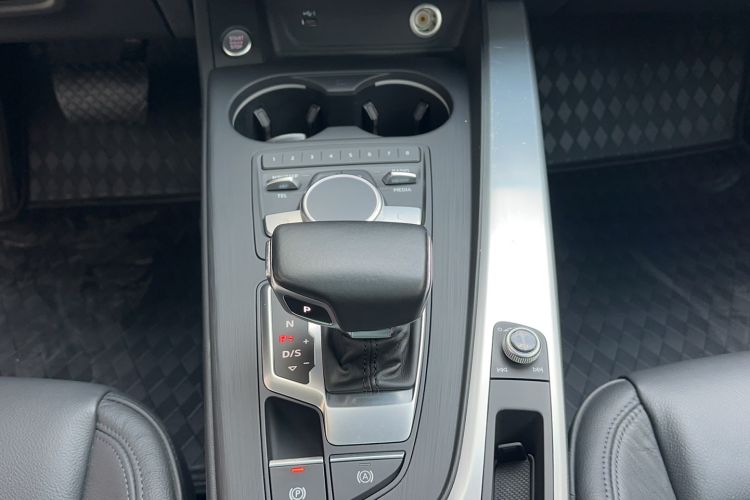 Used Audi A4L 2019 40 TFSI Fashion Version China V
